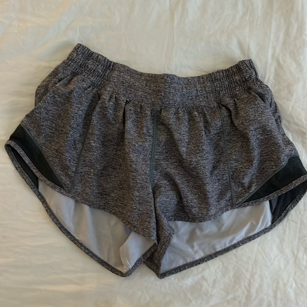 Lululemon hotty hot lined shorts 2.5”